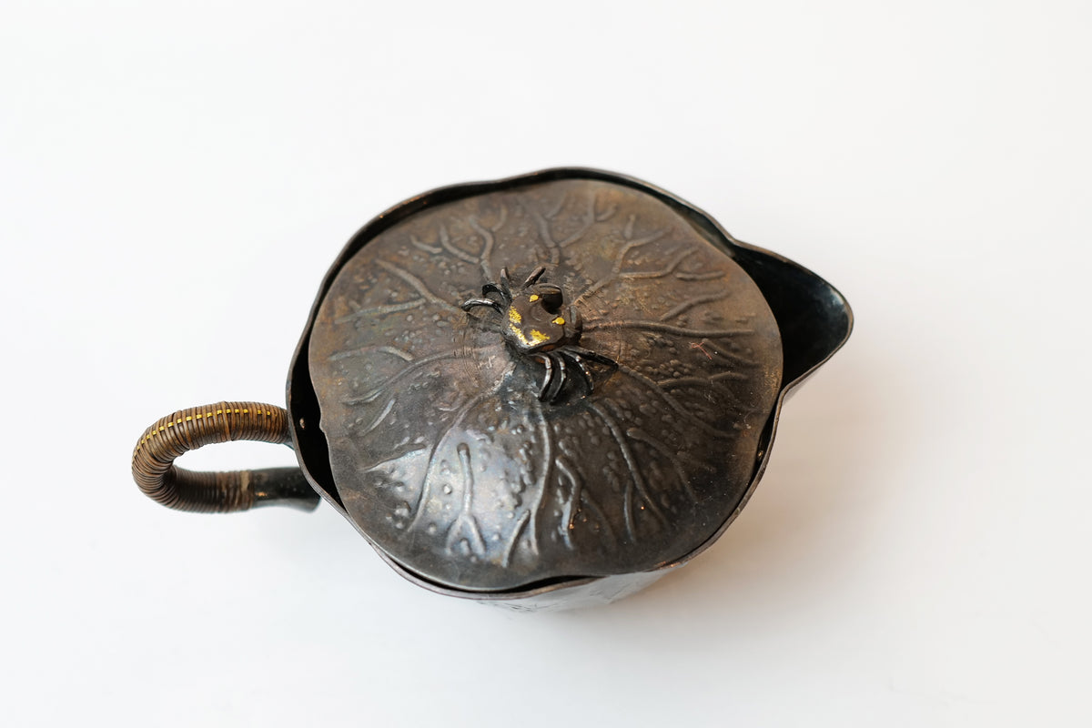 ♦銀瓶 彫金花卉紋様 香水瓶 ロート付 東京三越 コレクション骨董品アンティーク ♢銀瓶 彫金花卉紋様 香水瓶 ロート付 東京三越 コレクション