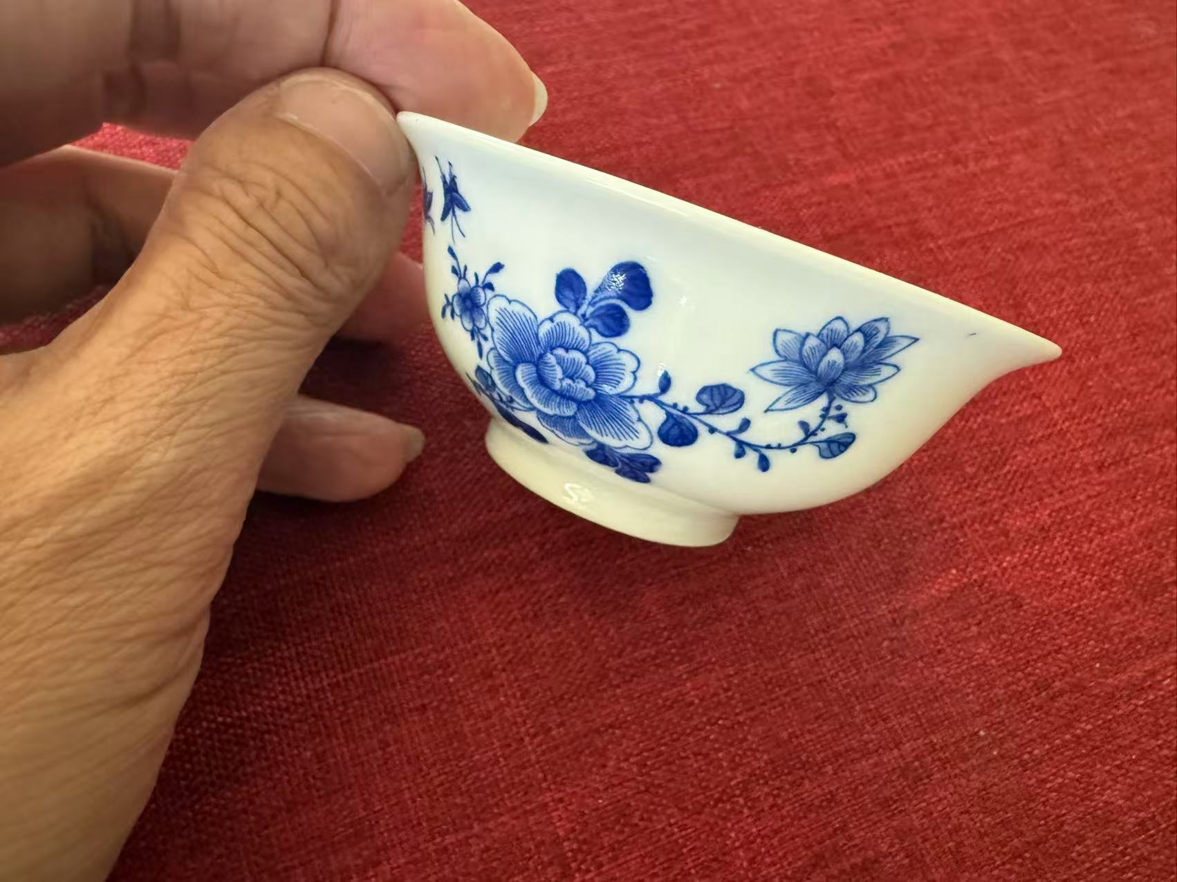 Xiaoya Blue and White Under Glaze Cup with Single Flower Design    小雅内绘青花玉脂杯