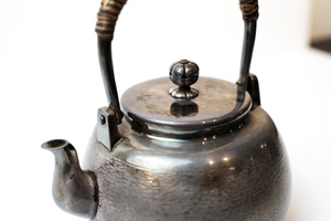 Silver Tea Kettle with Bamboo-Covered Handle【寿光堂·竹编提梁】