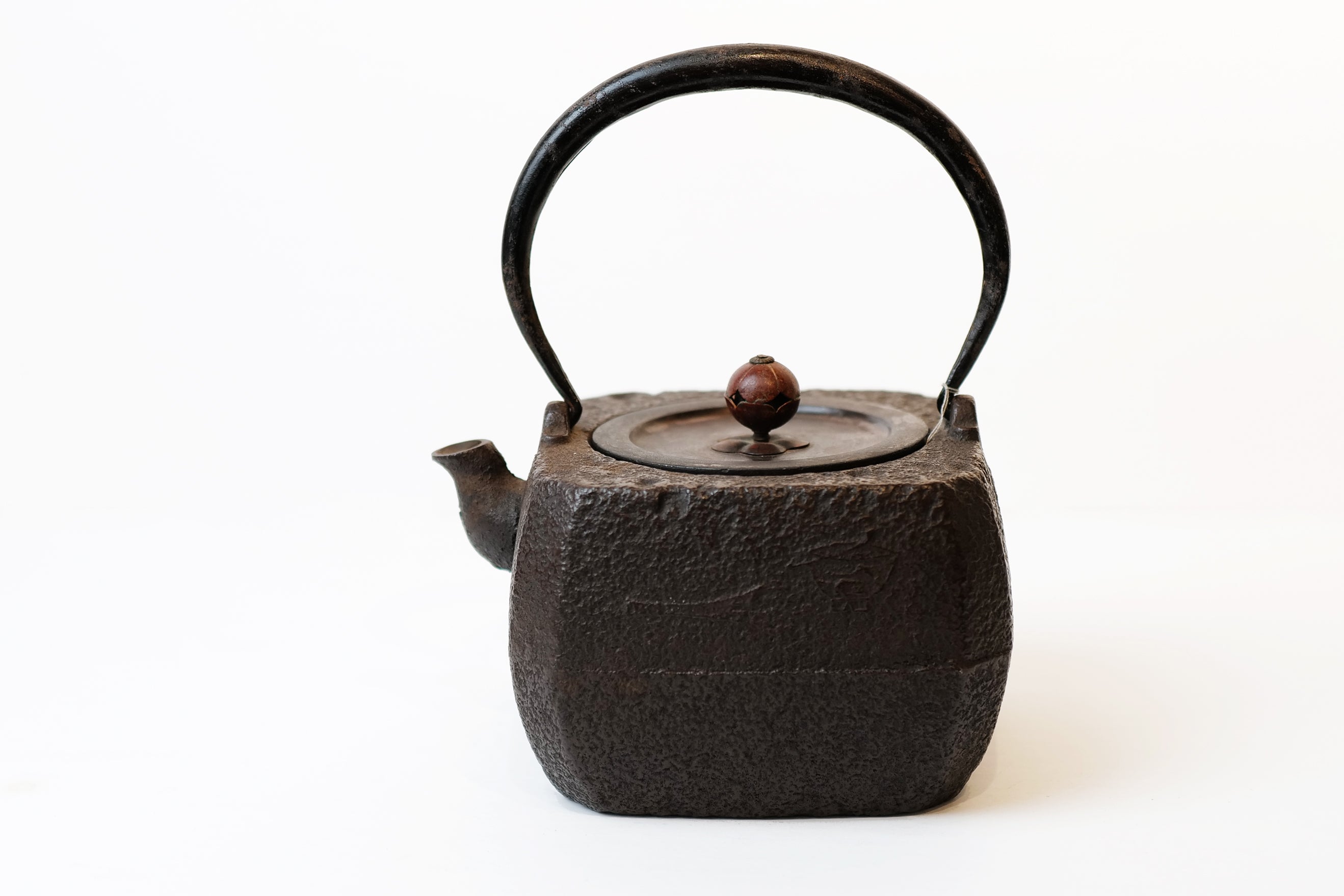 Square Iron Kettle with Poetry by Tessai【四方·诗句】