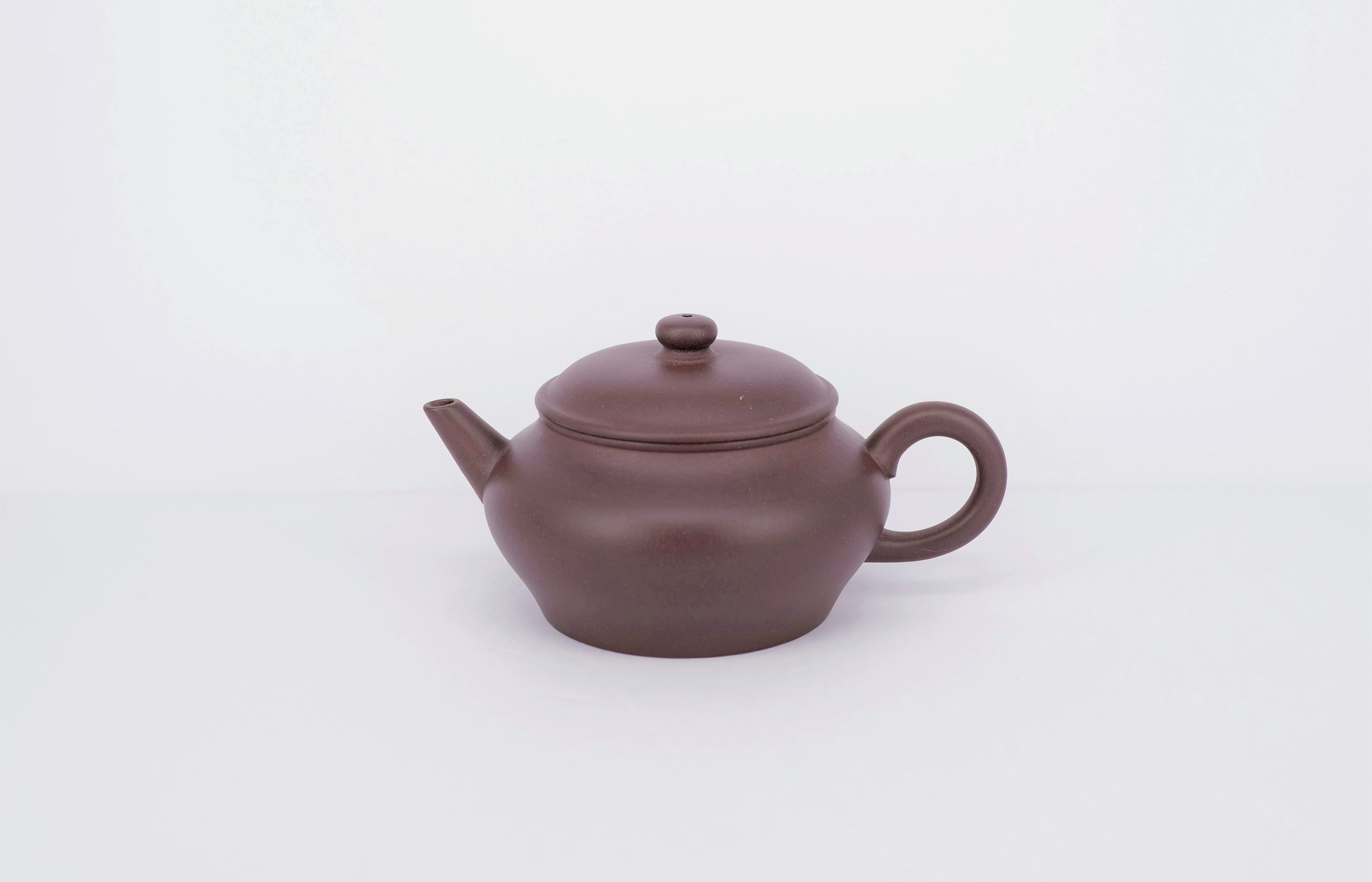 Prime Xubian Purple Clay Teapot 虚扁壶