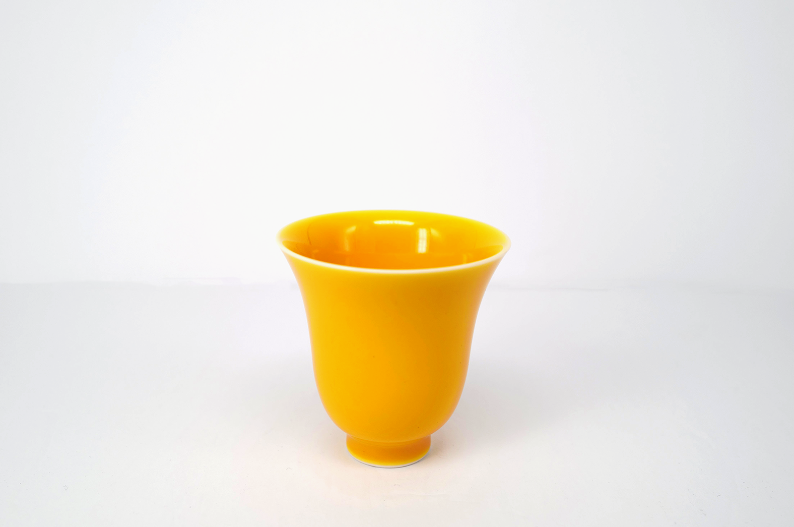 Xiaofangyao Yellow Glaze Bell Cup    晓芳窑乳黄仰钟杯