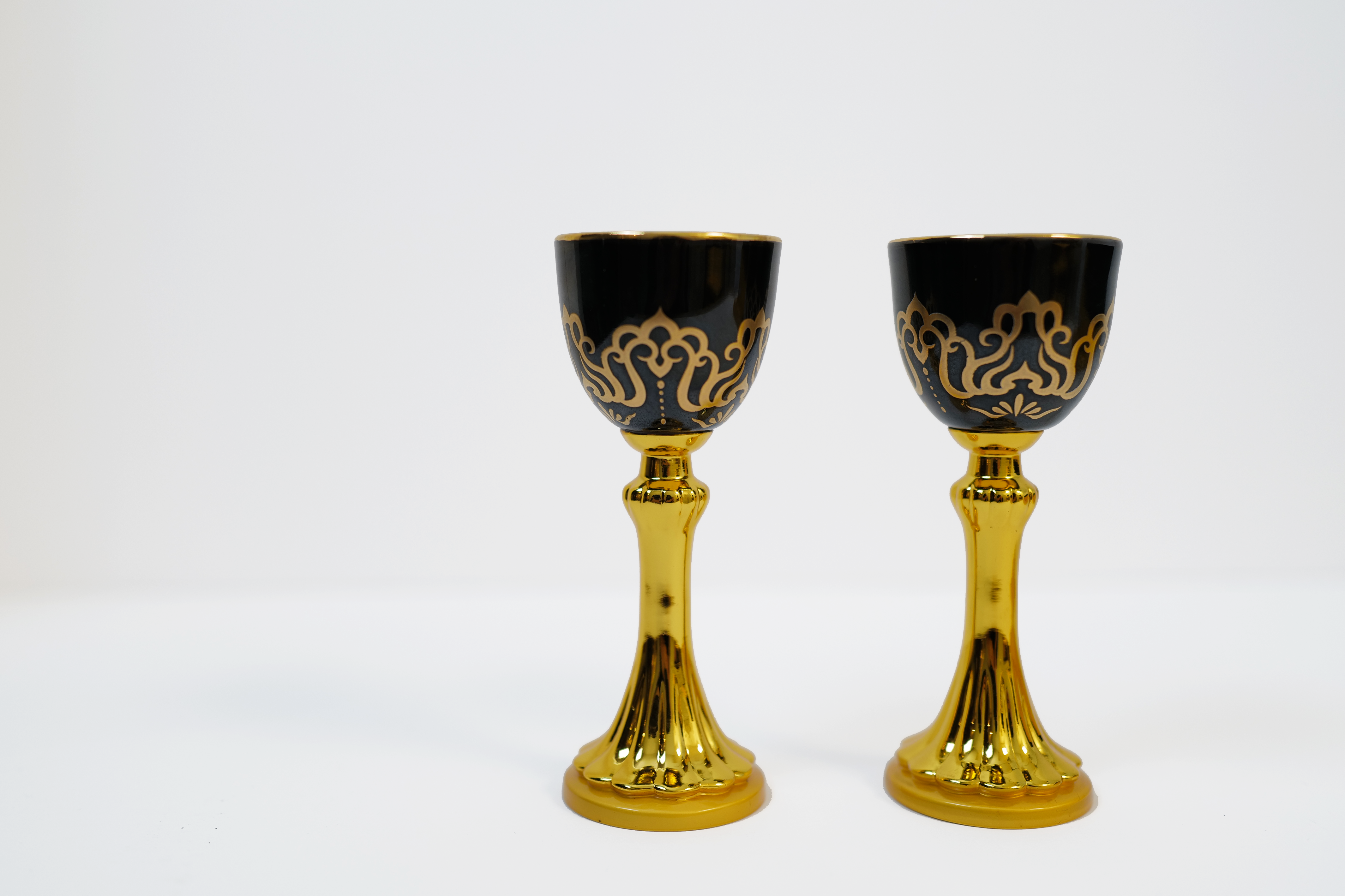 元华堂乌金莲花纹金属高足酒杯– Sunzen Art Gallery 元华堂乌金莲花纹金属高足酒杯– Sunzen Art Gallery